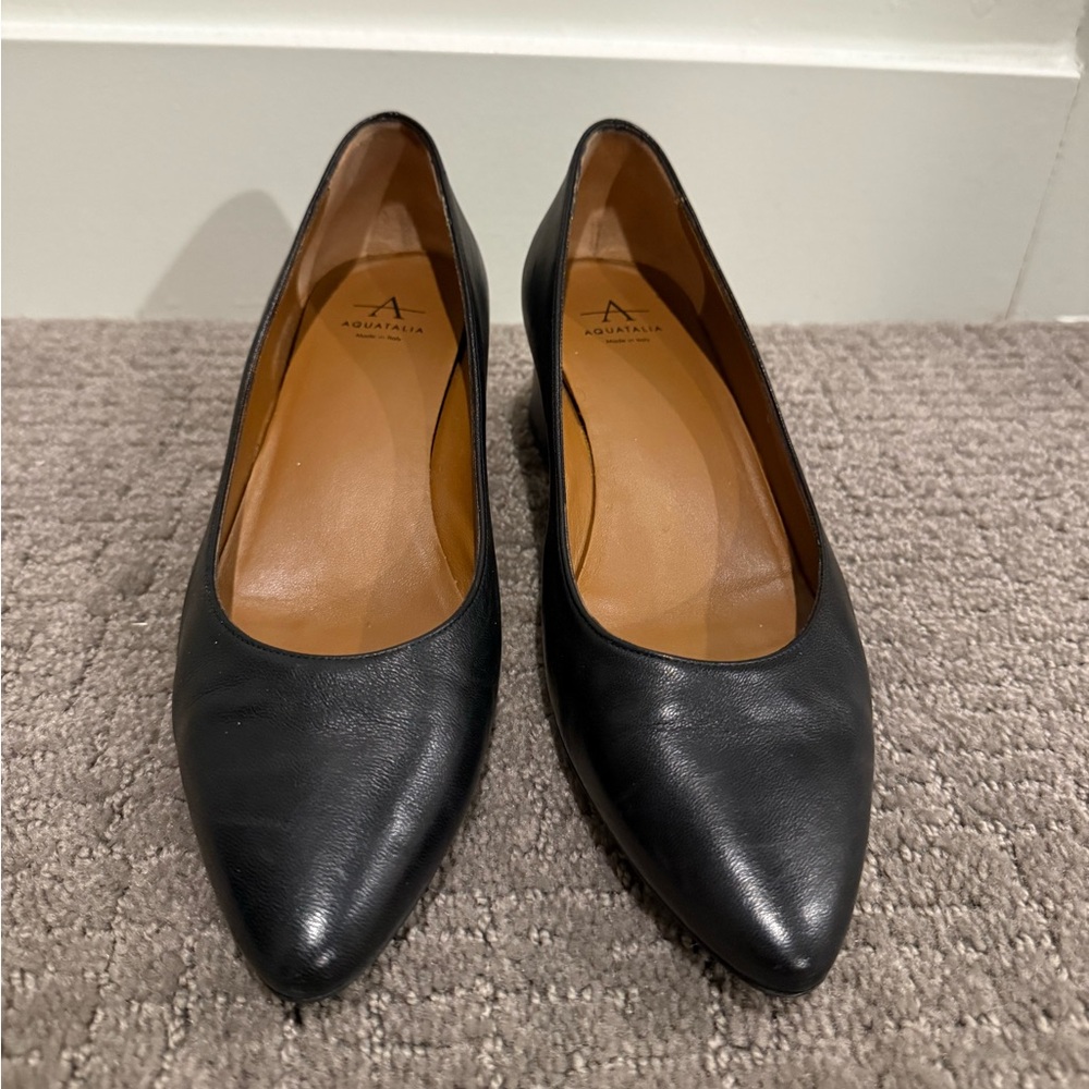 Like new Aquatalia Black Leather Pasha Pump - Size 6 - Picture 6 of 13